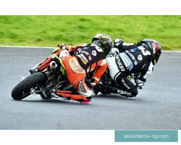 摩托GP赛季精彩回顾 各大车队争夺激烈 车手们的表现令人震撼